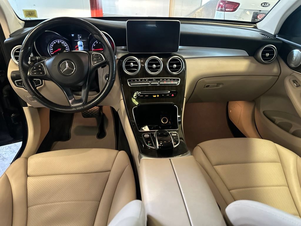 Used 2018 Mercedes-Benz GLC 300 4MATIC image 24