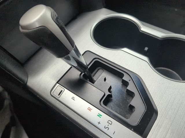Used 2012 Toyota Camry SE FWD image 25