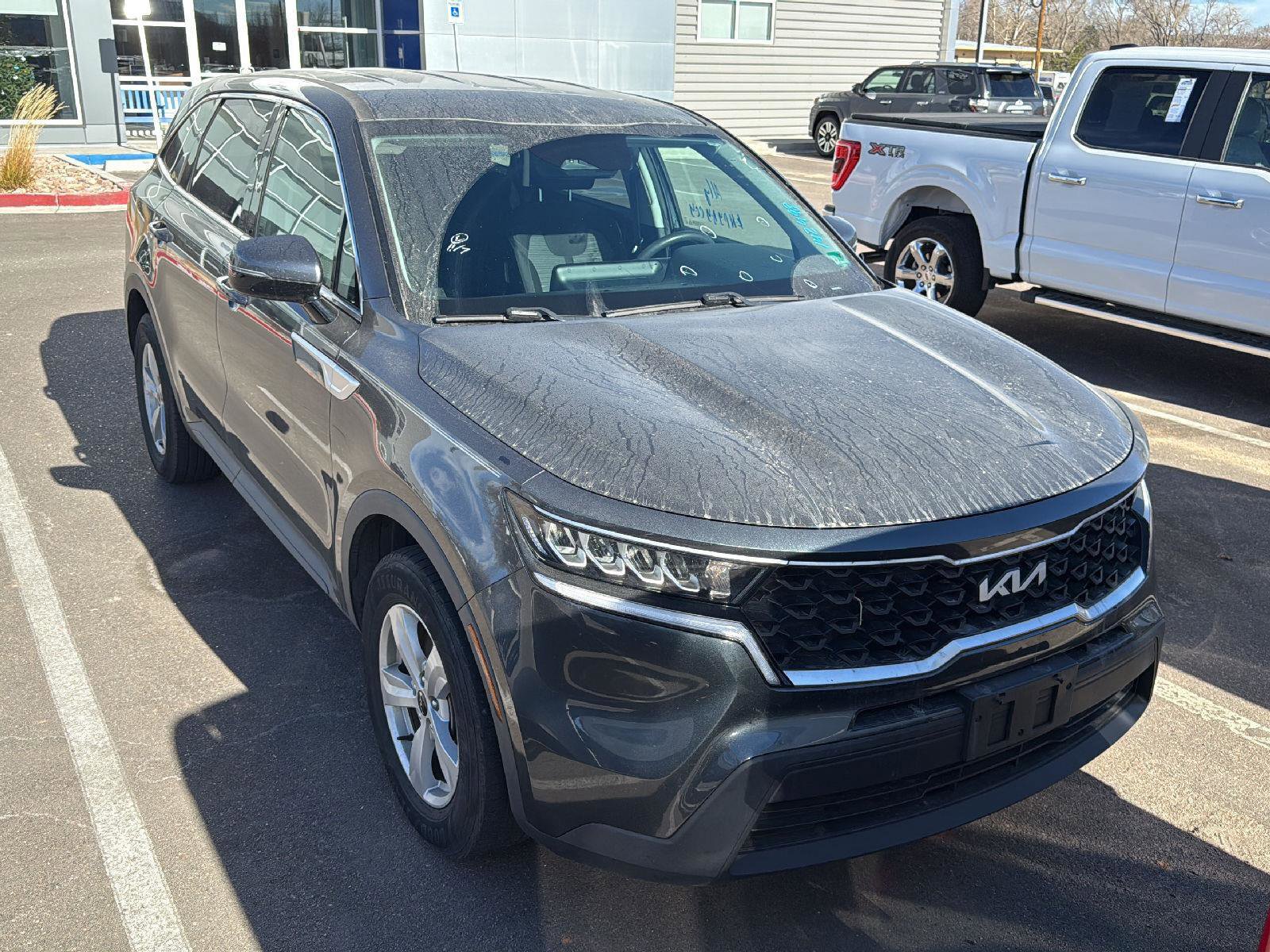 Used 2022 Kia Sorento LX image 4