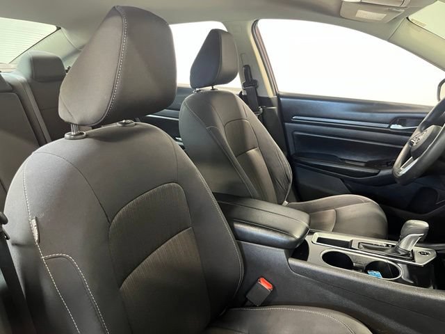 Used 2024 Nissan Altima 2.5 SV FWD image 11
