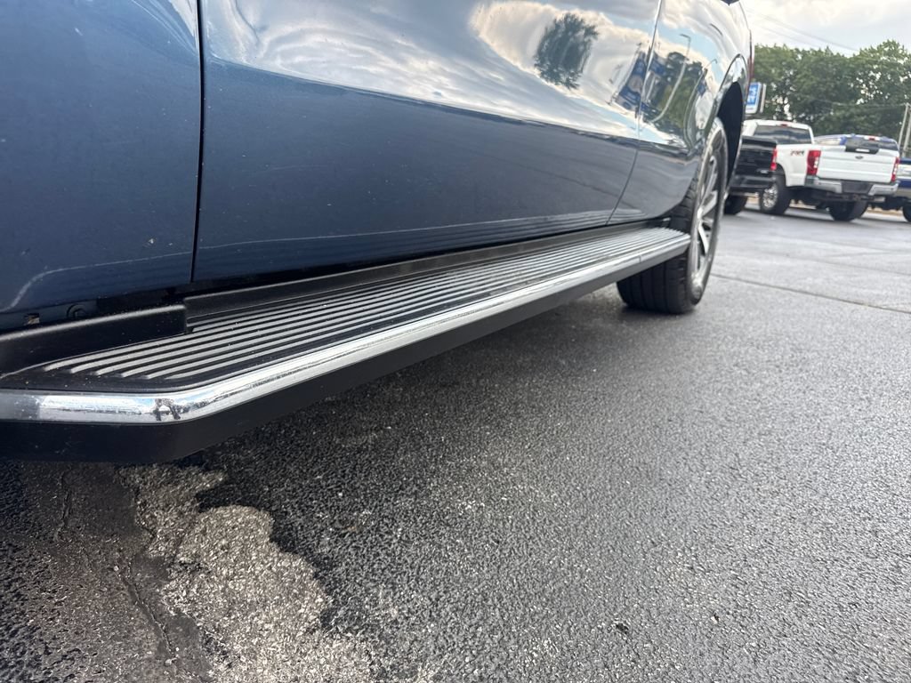 Used 2019 Ford Expedition XLT w/ Equipment Group 202A AWD/4WD image 29