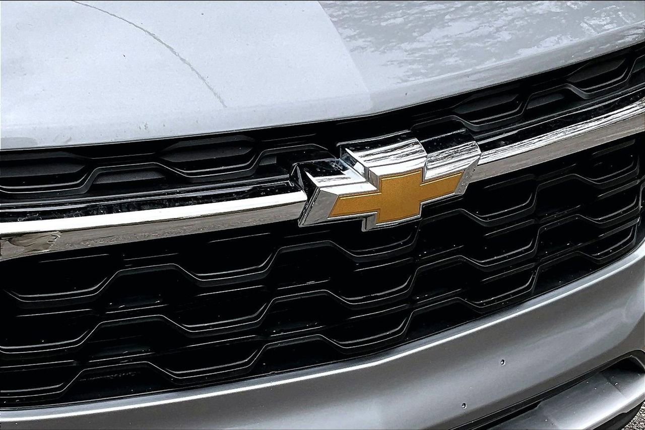 Used 2024 Chevrolet Trax LS w/ LS Convenience Package FWD image 30