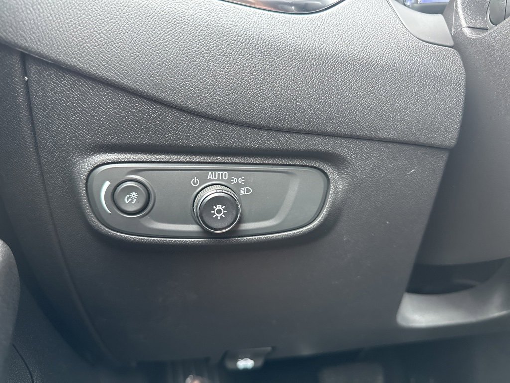 Used 2024 Chevrolet Equinox LT w/ LPO, Floor Liner Package image 19