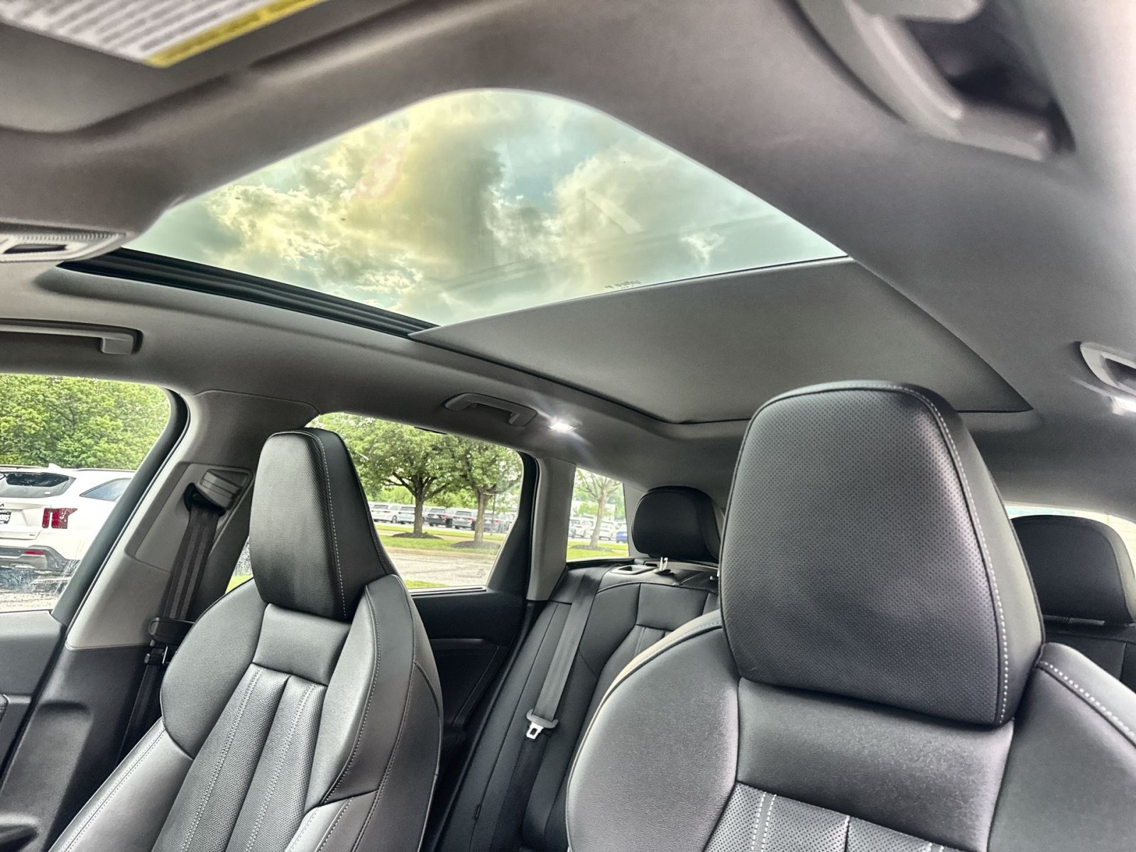Used 2025 Audi Q6 e-tron Prestige AWD/4WD image 23