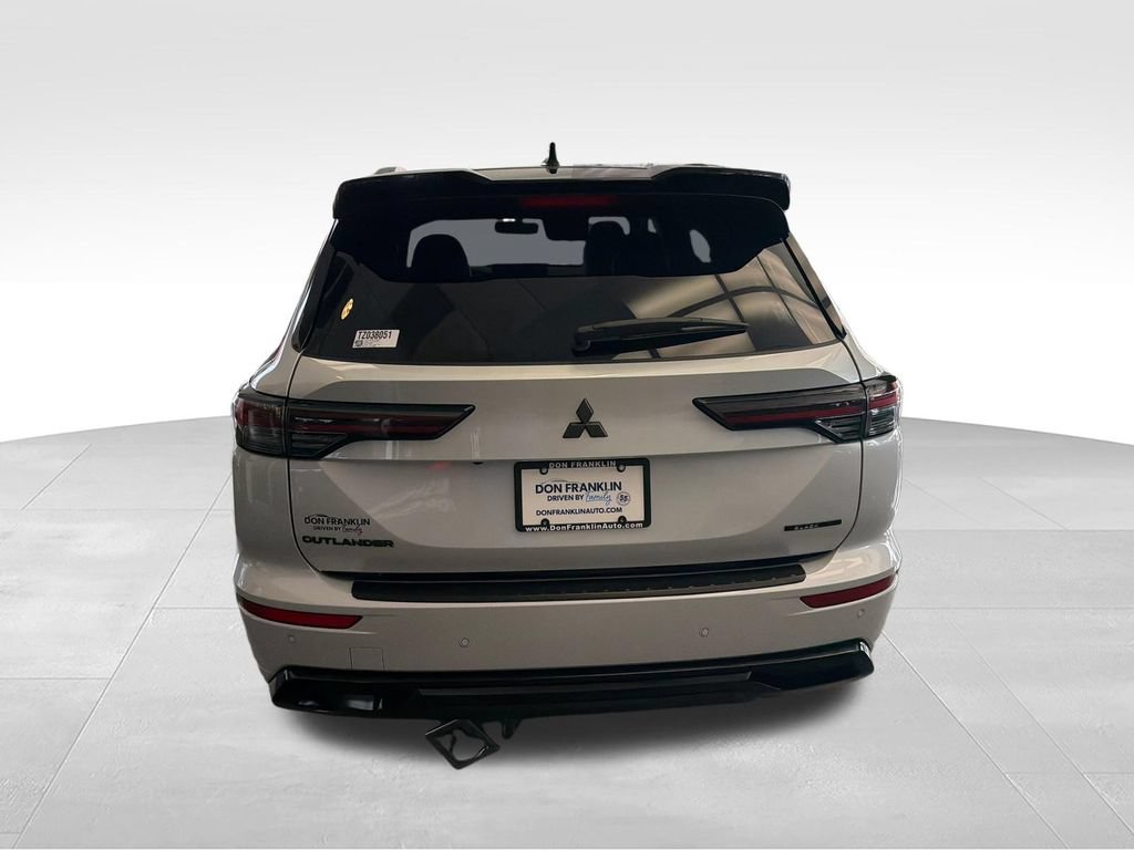 New 2026 Mitsubishi Outlander SEL Black Edition FWD image 4