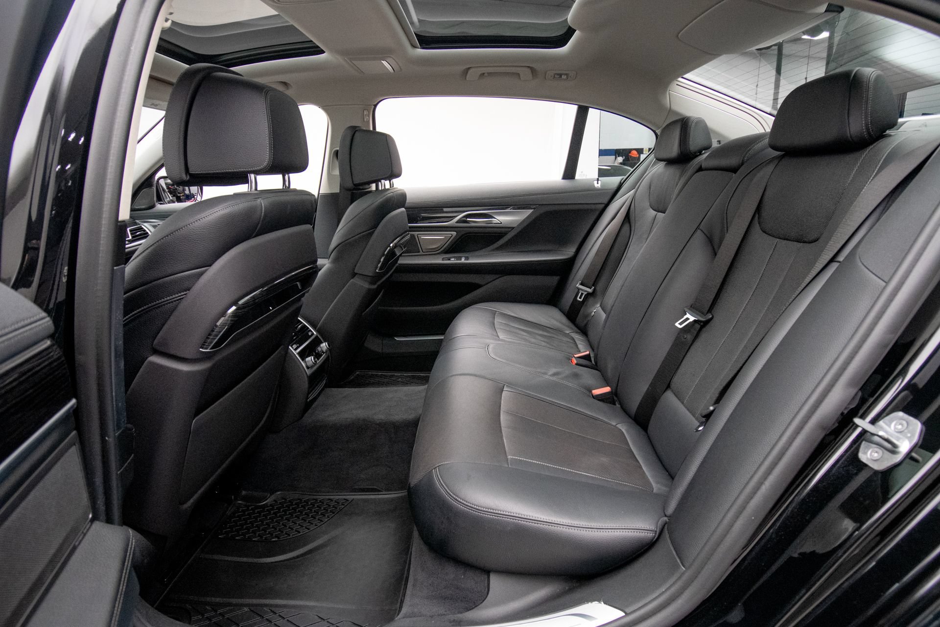 Used 2020 BMW 740i xDrive AWD/4WD image 20