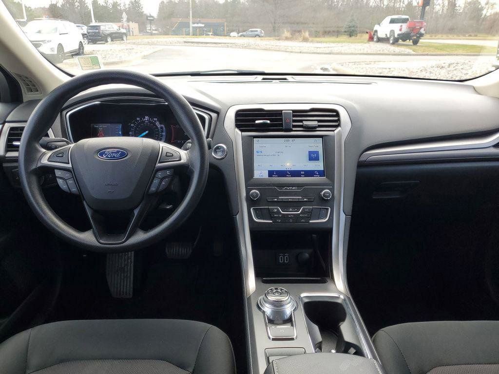 Used 2020 Ford Fusion SE image 22