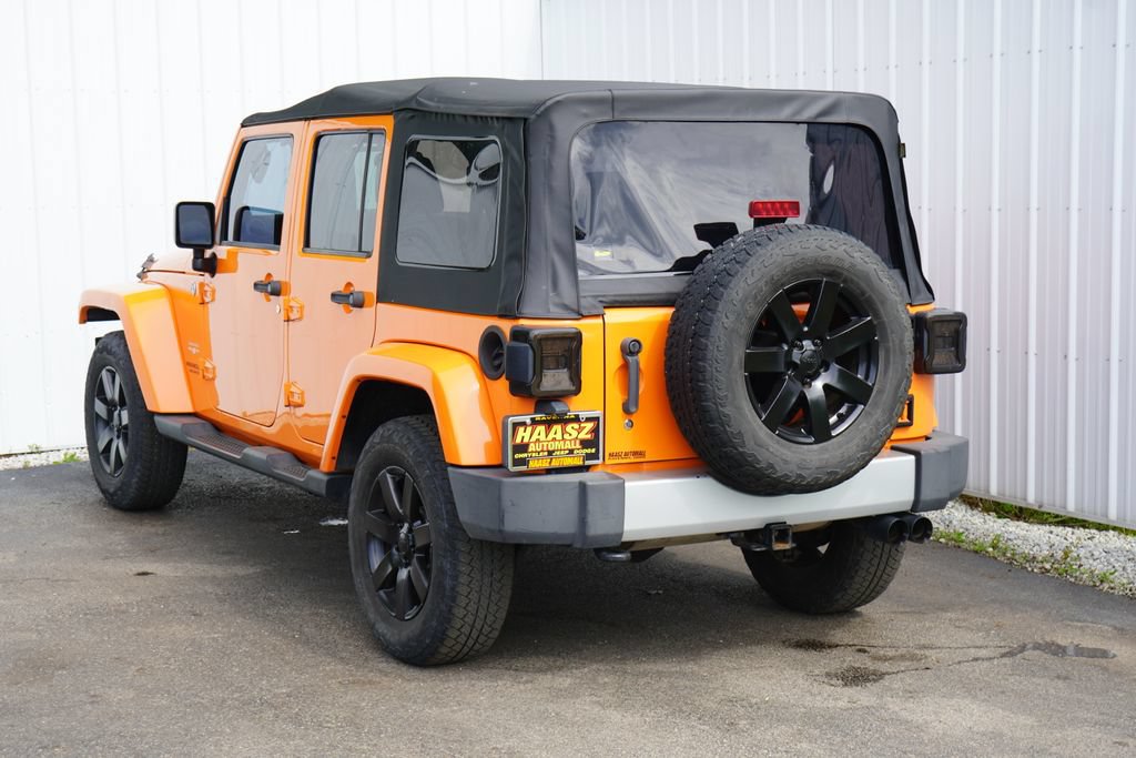 Used 2012 Jeep Wrangler Unlimited Sahara w/ Dual Top Group AWD/4WD image 4
