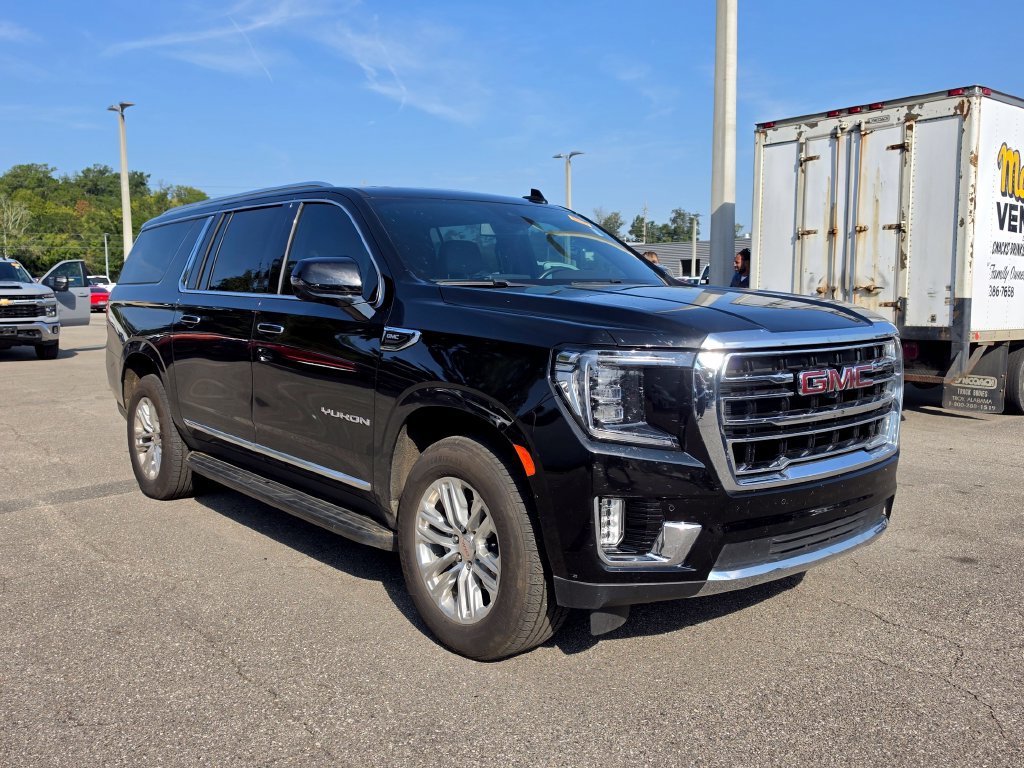 Used 2023 GMC Yukon XL SLT w/ SLT Premium Package RWD image 2