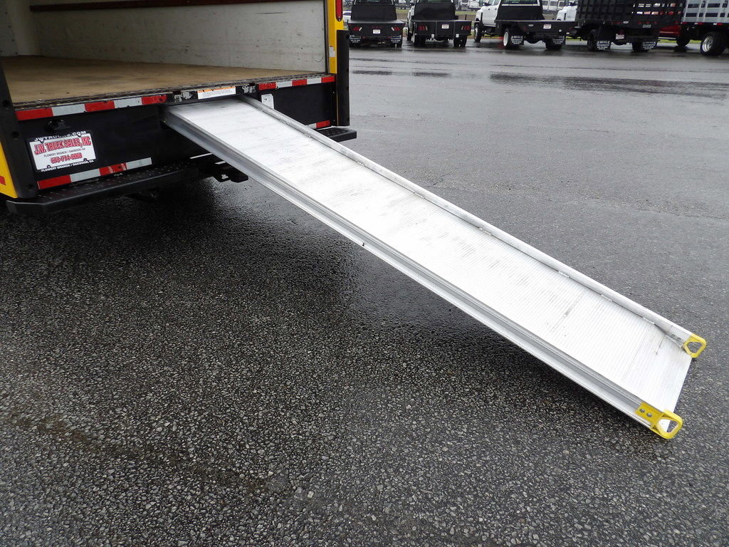 Used 2021 Ford E-350 and Econoline 350 Super Duty RWD image 37