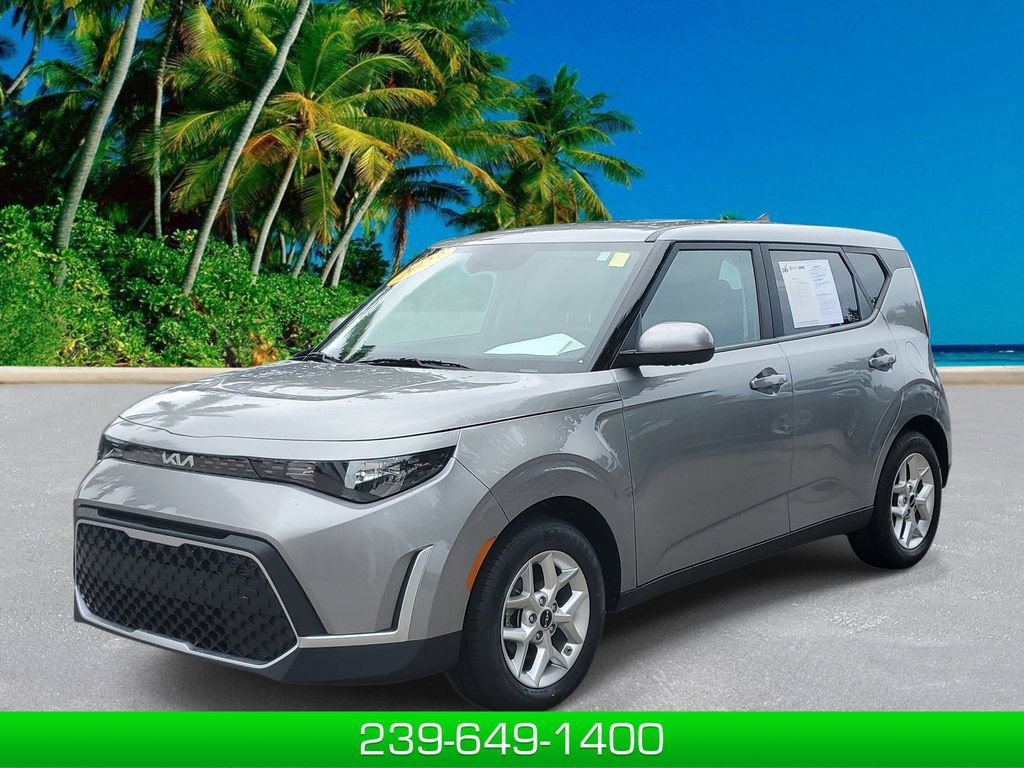 Used 2023 Kia Soul LX w/ LX Technology Package FWD image 1