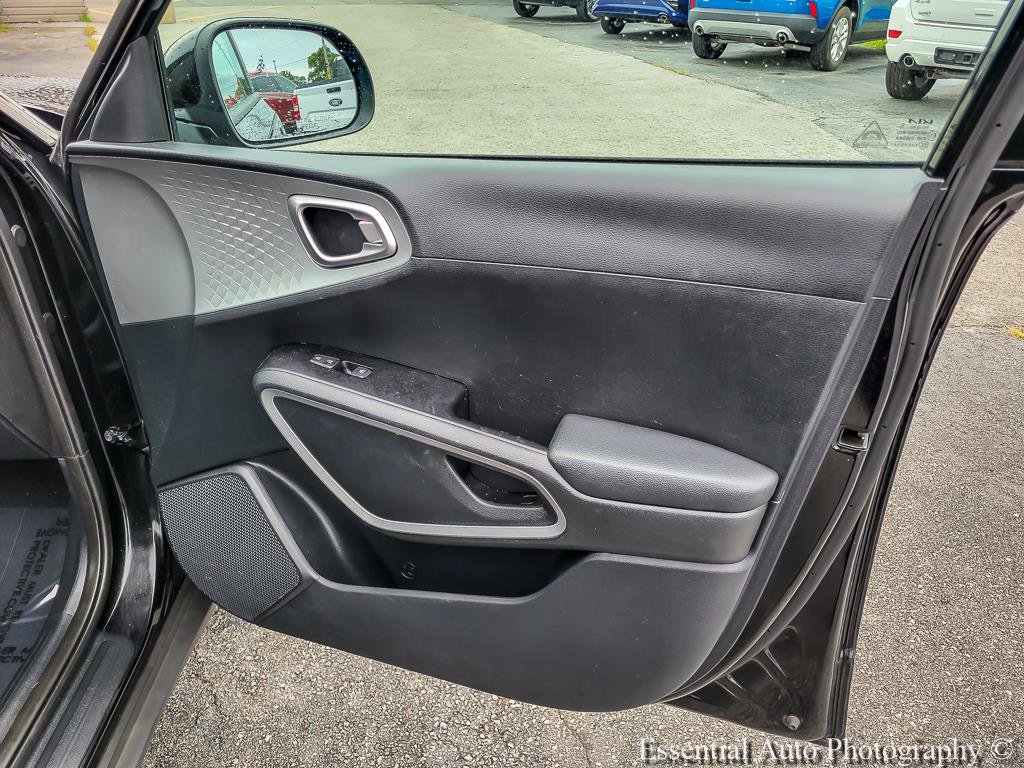 Used 2024 Kia Soul LX w/ Option Group 015 FWD image 28