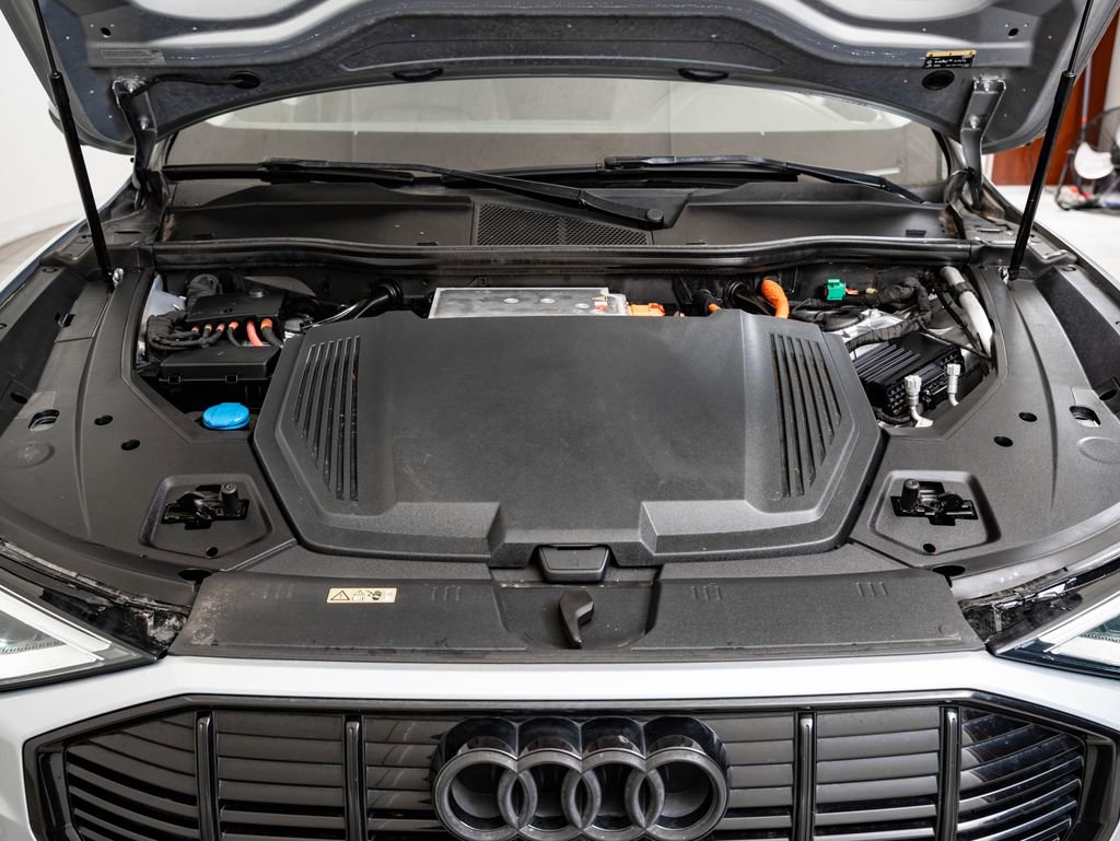 Used 2021 Audi e-tron Premium w/ Convenience Plus Package AWD/4WD image 45
