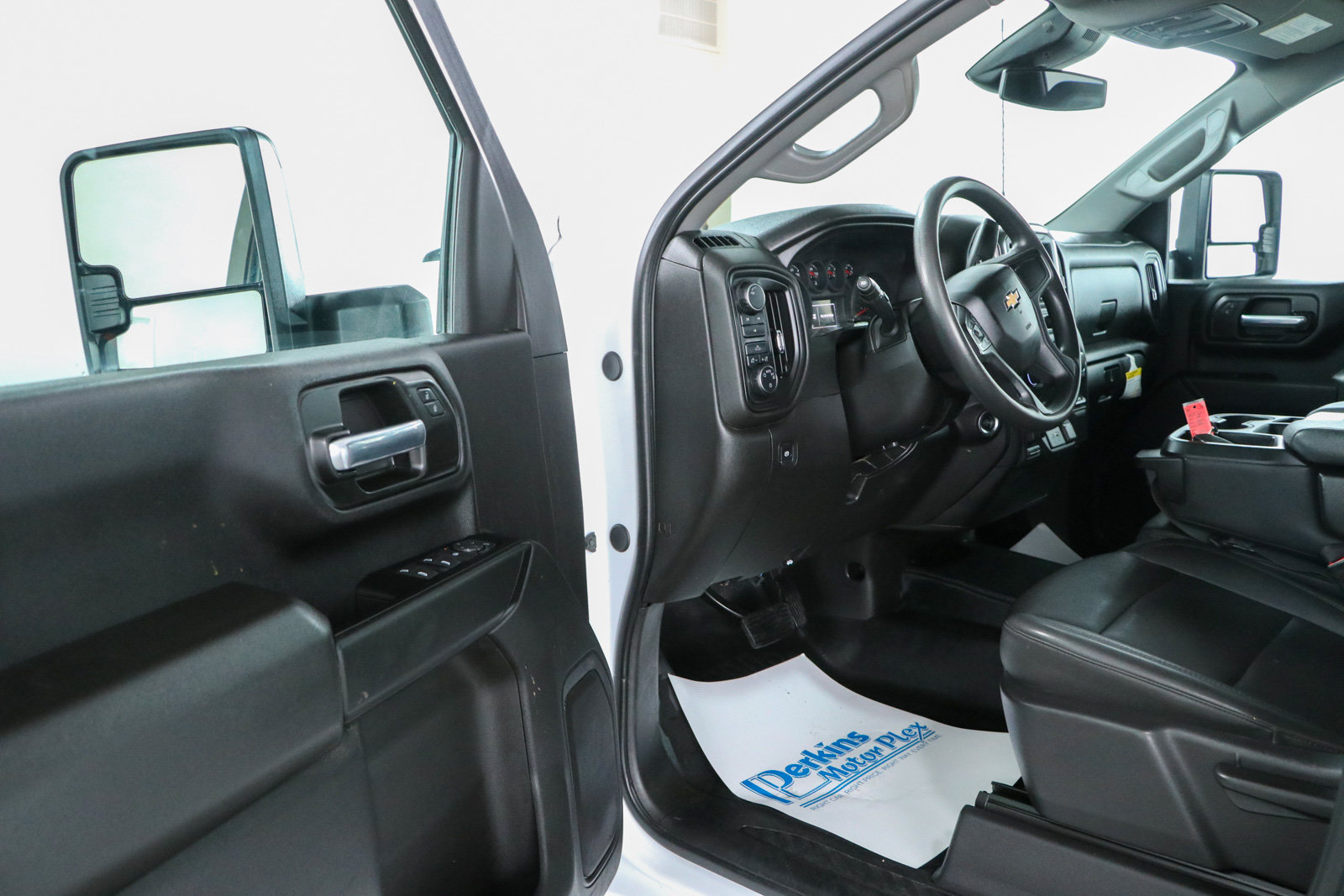 Used 2025 Chevrolet Silverado 3500 W/T w/ WT Convenience Package AWD/4WD image 3