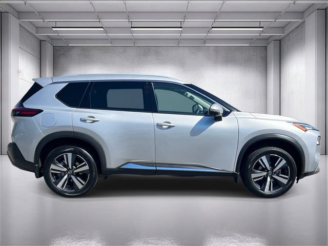 Used 2021 Nissan Rogue SL FWD image 2