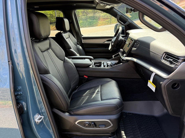 New 2026 Jeep Grand Wagoneer 4WD image 27