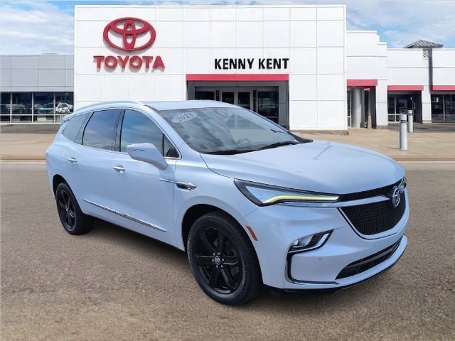 Used 2023 Buick Enclave Essence w/ Sport Touring Edition FWD image 1