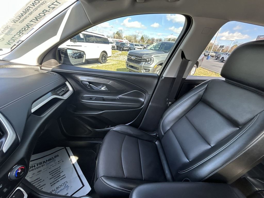 Used 2024 GMC Terrain SLT w/ Tech Package image 13