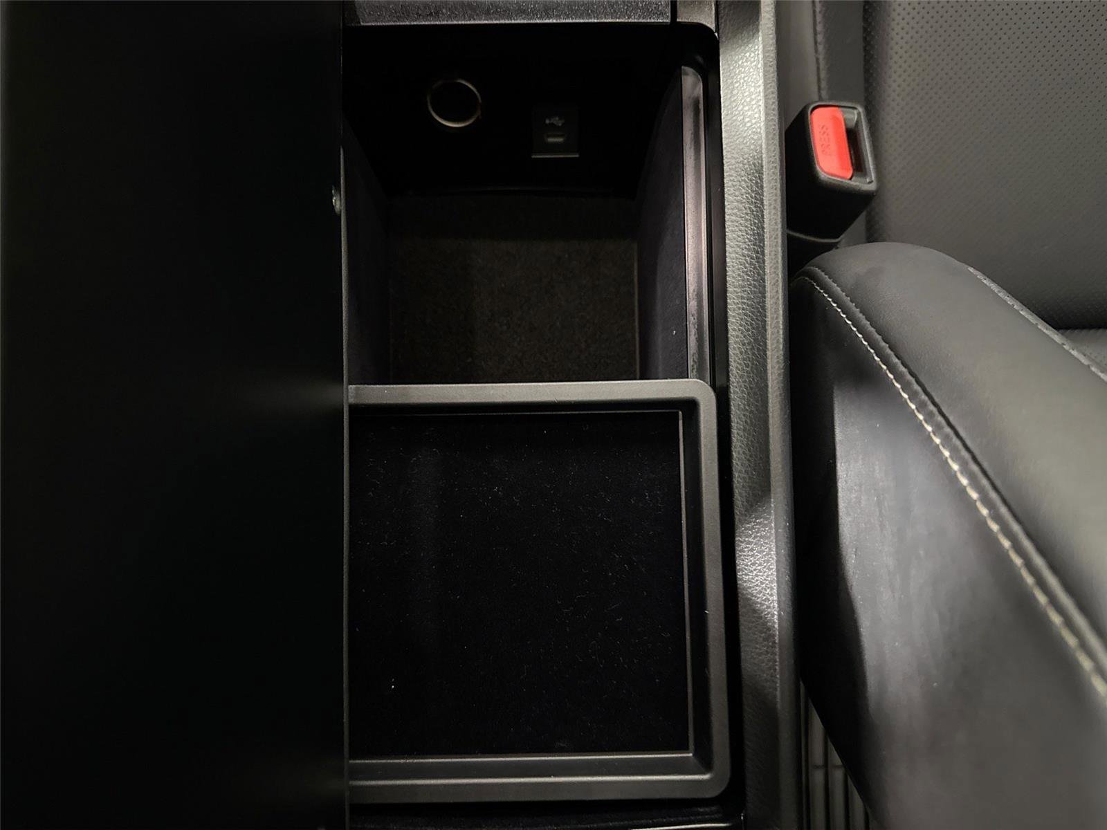 Certified 2025 Toyota Crown Platinum image 35