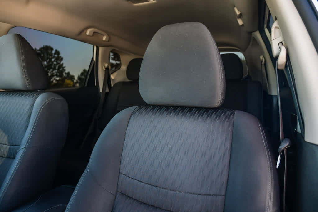 Used 2020 Nissan Rogue SV FWD image 49