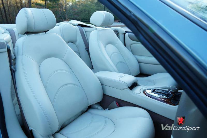 Used 2003 Jaguar XK8 Convertible image 34