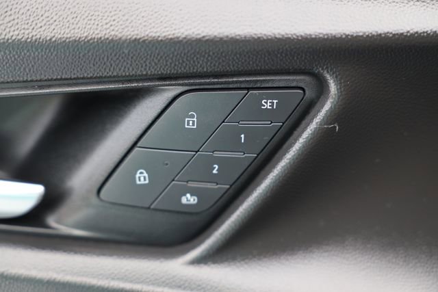 Used 2025 Chevrolet Equinox ACTIV w/ Convenience Package III image 12