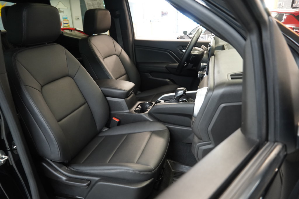 Used 2023 Chevrolet Colorado LT w/ LT Convenience Package III AWD/4WD image 36
