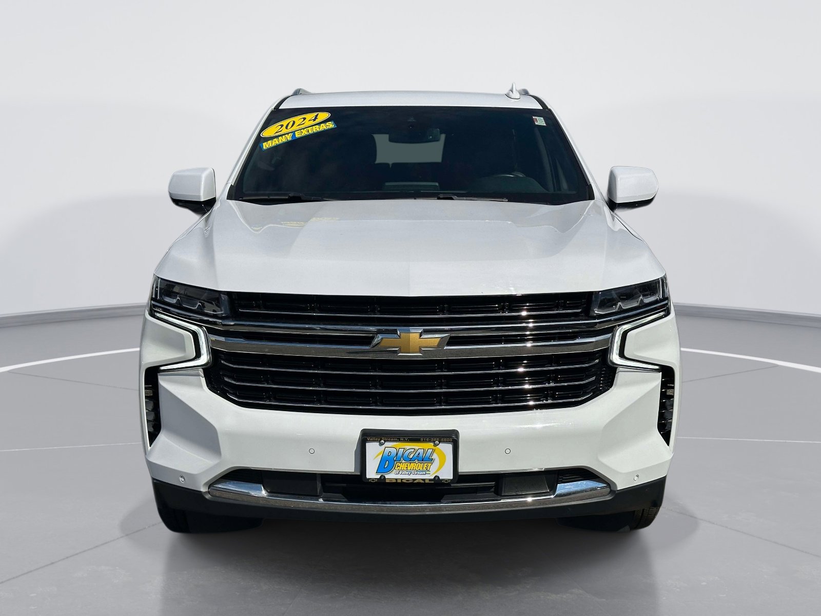 Used 2024 Chevrolet Tahoe LT AWD/4WD image 2