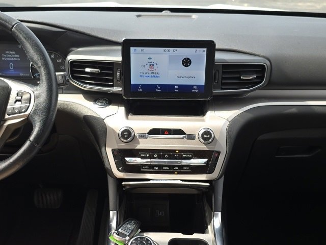 Used 2022 Ford Explorer XLT w/ Equipment Group 202A image 17