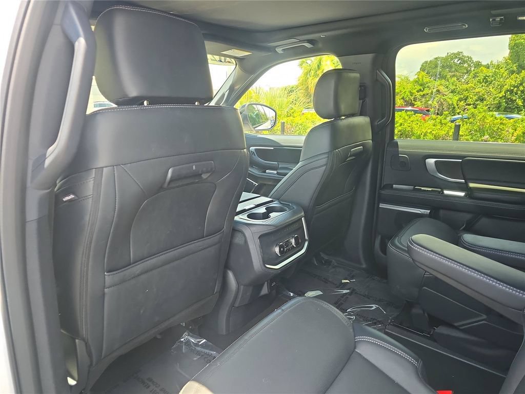 Used 2025 Ford Expedition Max Platinum w/ Stealth Performance Package AWD/4WD image 18