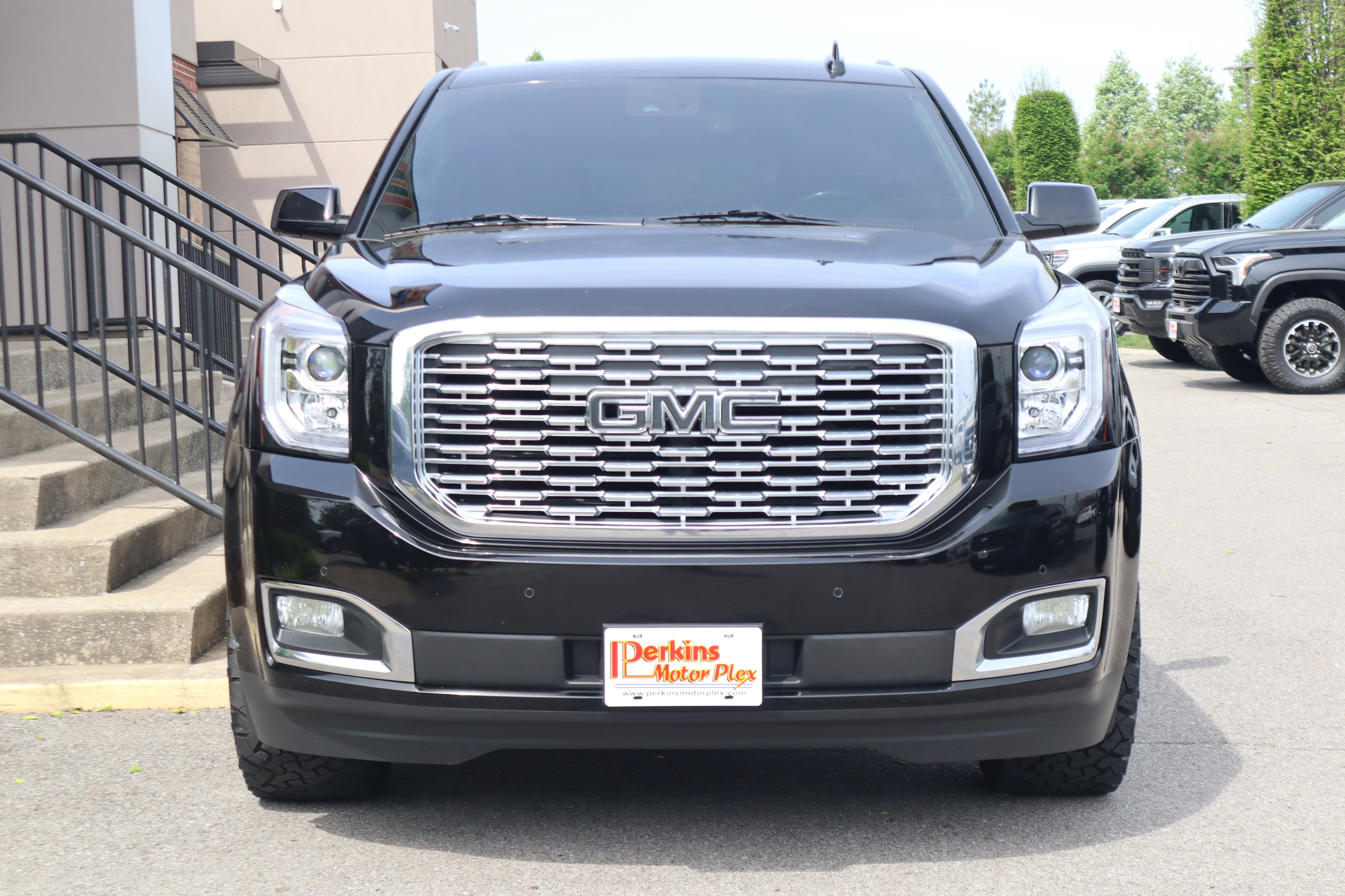 Used 2018 GMC Yukon Denali w/ Open Road Package AWD/4WD image 4