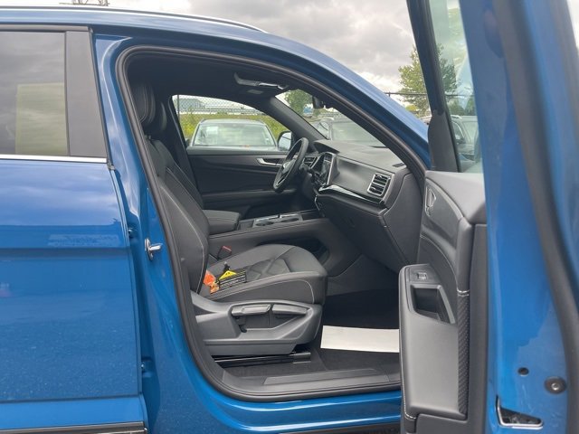 New 2025 Volkswagen Atlas Cross Sport SE image 13