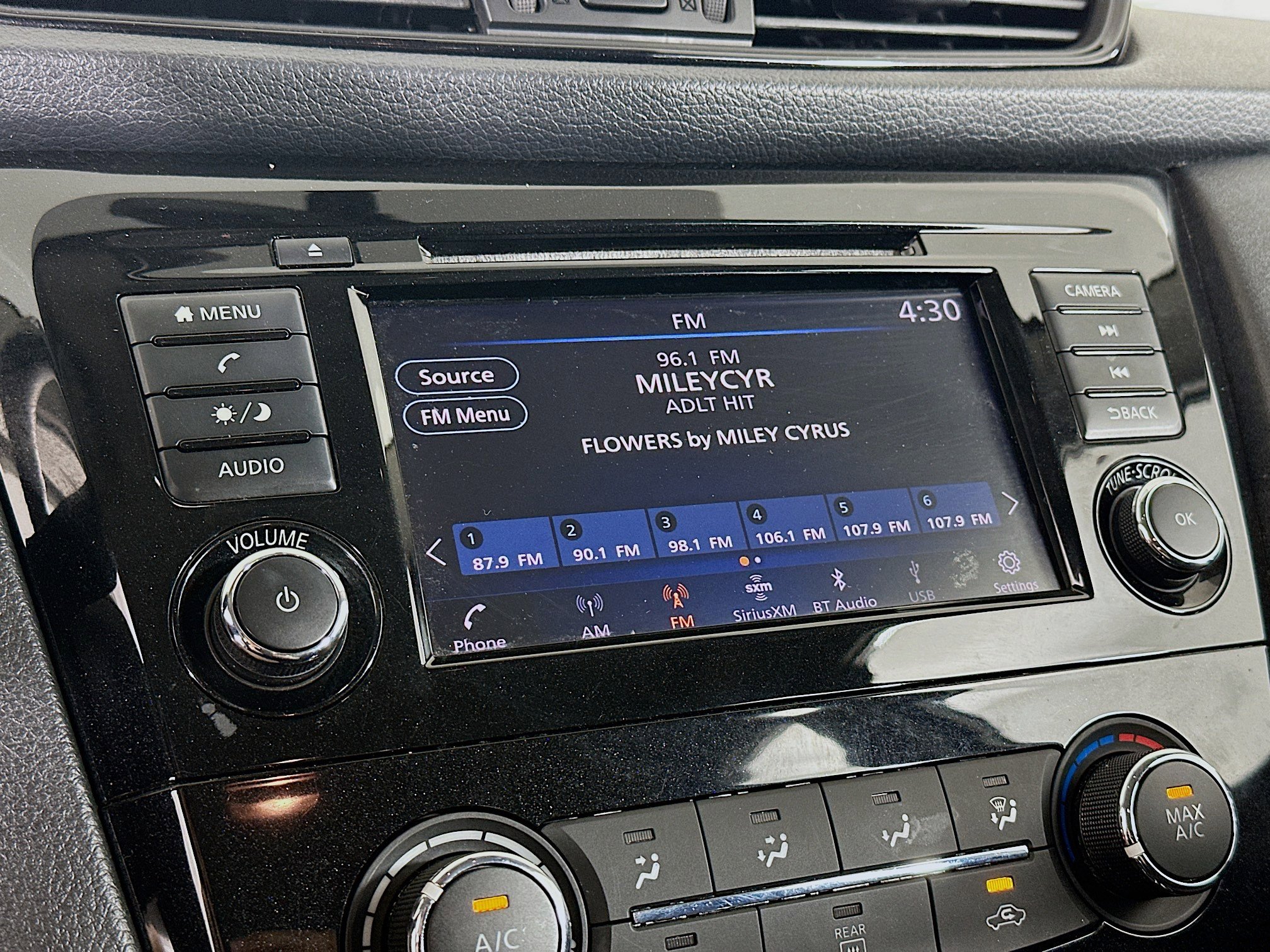 Used 2018 Nissan Rogue S image 21