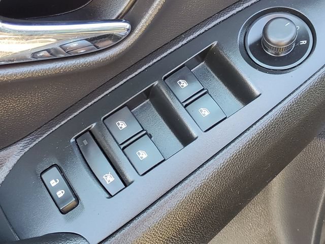Used 2018 Chevrolet Trax Premier FWD image 27