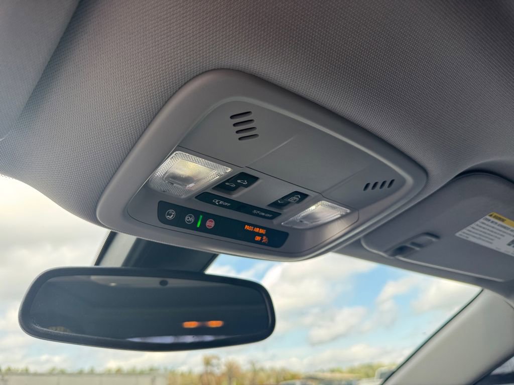 Used 2022 Chevrolet Malibu Premier image 36