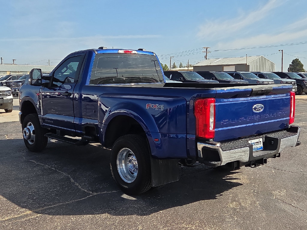 Used 2026 Ford F350 XL w/ FX4 Off-Road Package AWD/4WD image 3