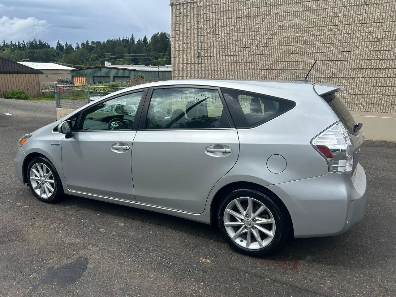 Used 2012 Toyota Prius V Five FWD image 7