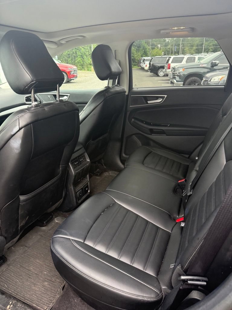 Used 2020 Ford Edge SEL w/ Convenience Package FWD image 16