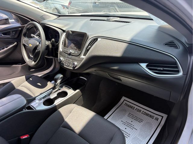 Used 2022 Chevrolet Malibu LT FWD image 15