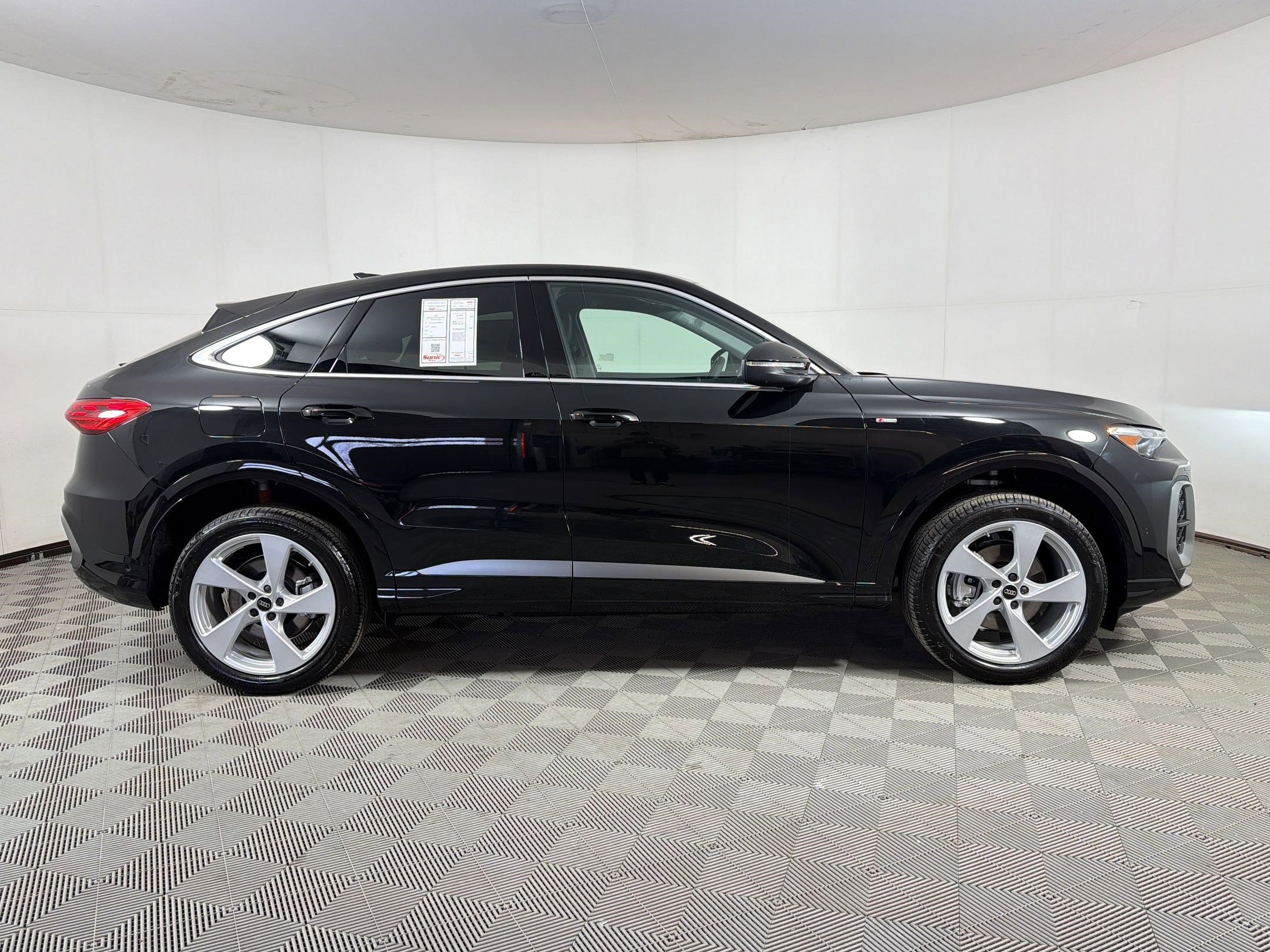 New 2026 Audi Q5 Premium Plus AWD/4WD image 8