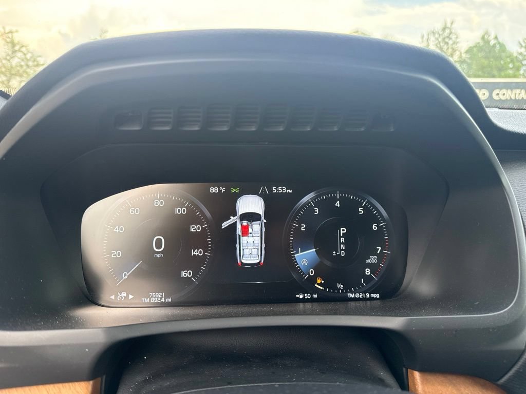 Used 2021 Volvo XC90 T6 Momentum w/ Climate Package AWD/4WD image 14