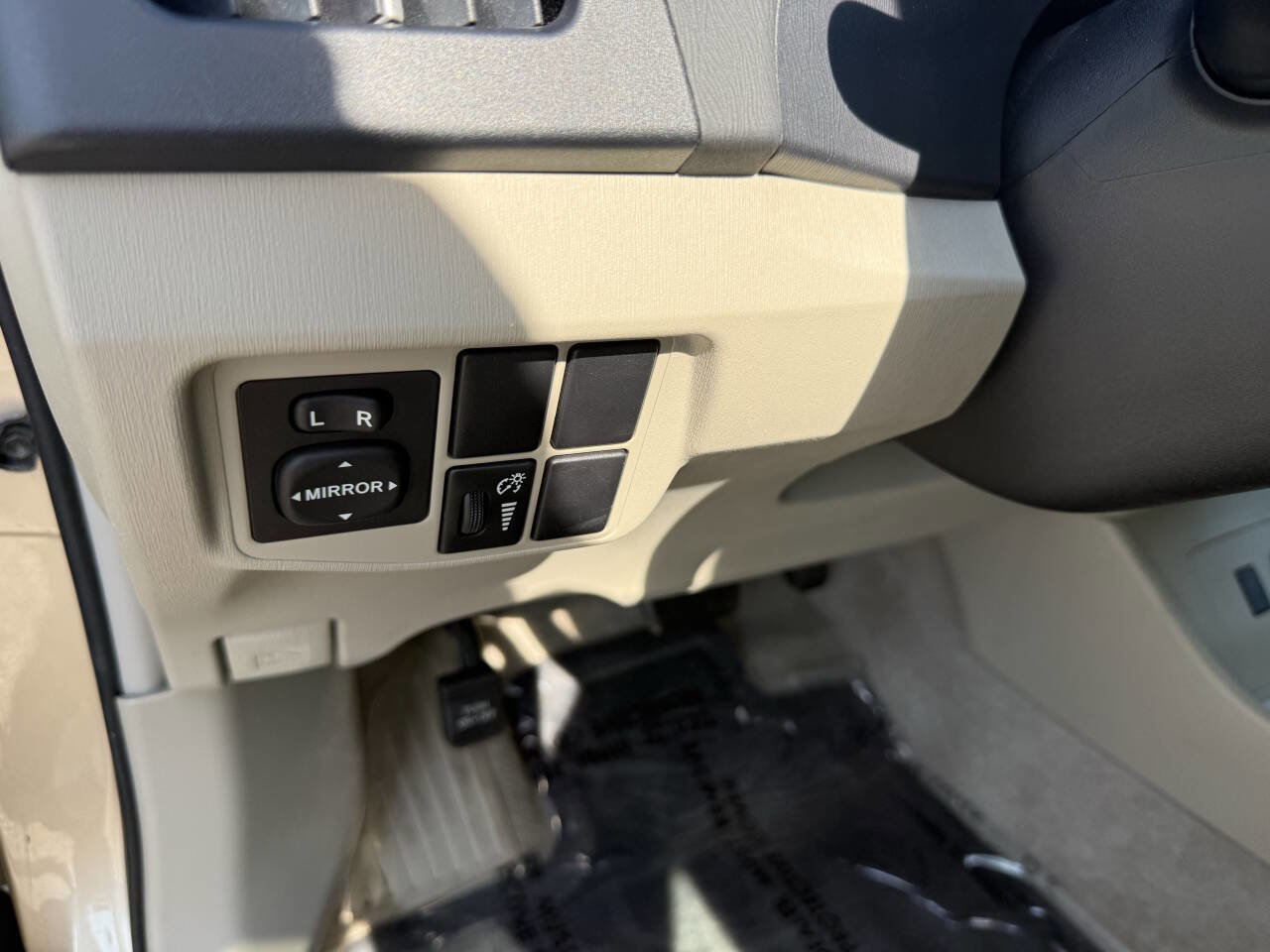 Used 2010 Toyota Prius Three FWD image 17