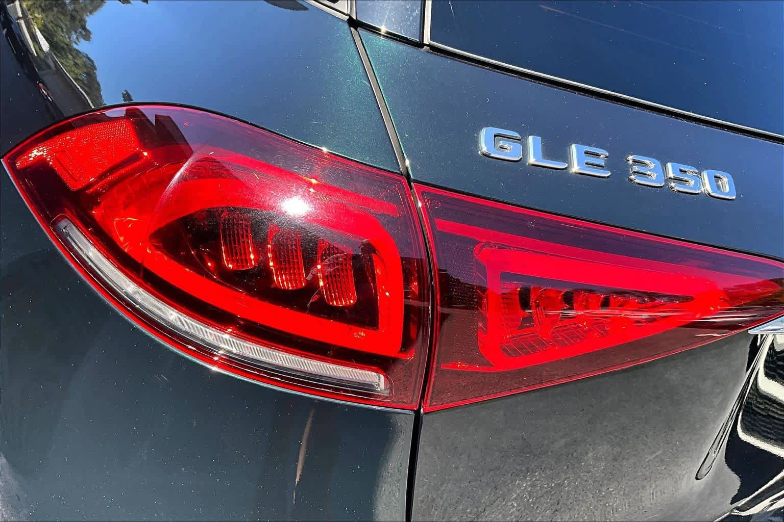 Used 2020 Mercedes-Benz GLE 350 4MATIC w/ Premium Package image 29