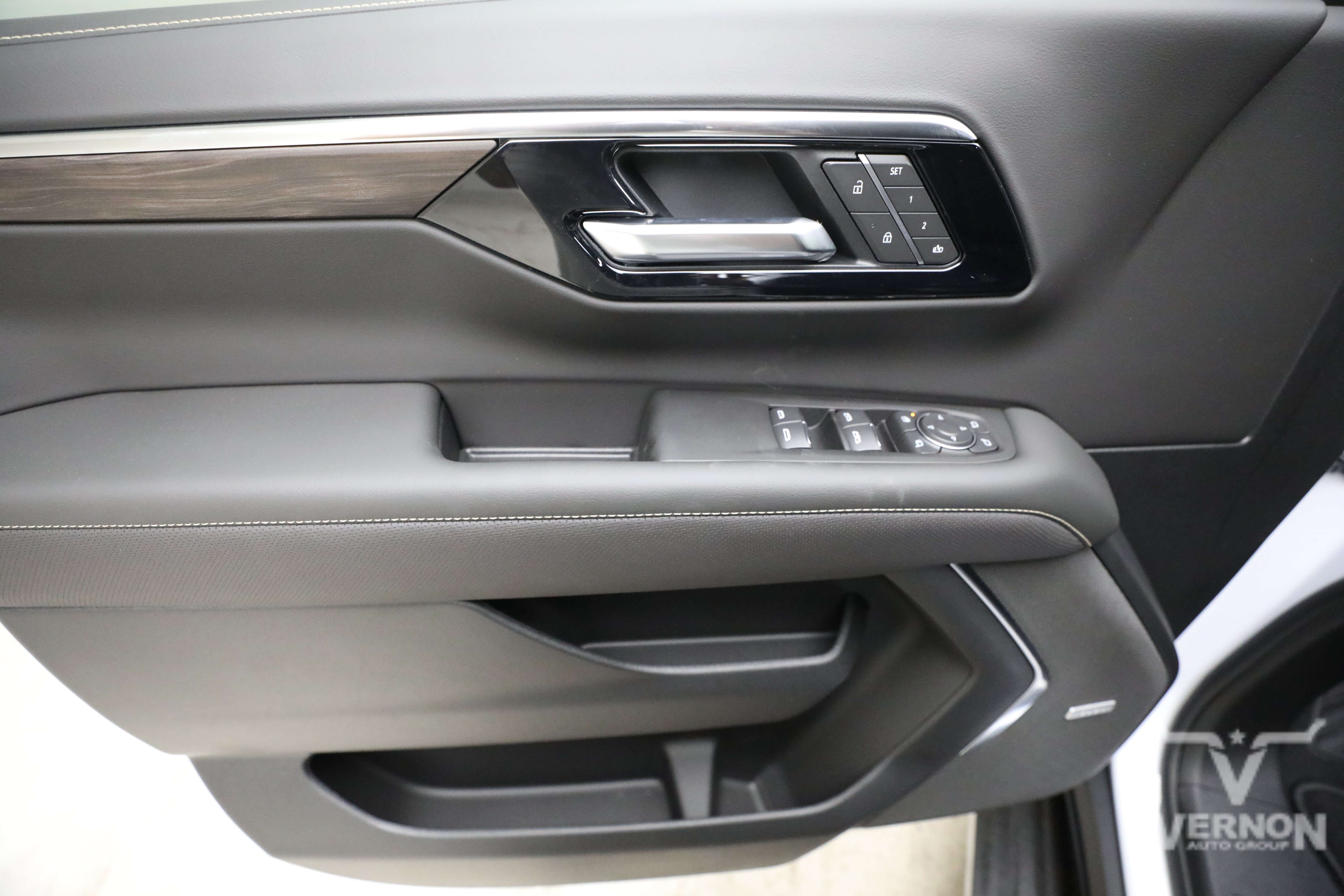 New 2026 Chevrolet Tahoe Premier w/ Sun And Tow Package AWD/4WD image 19