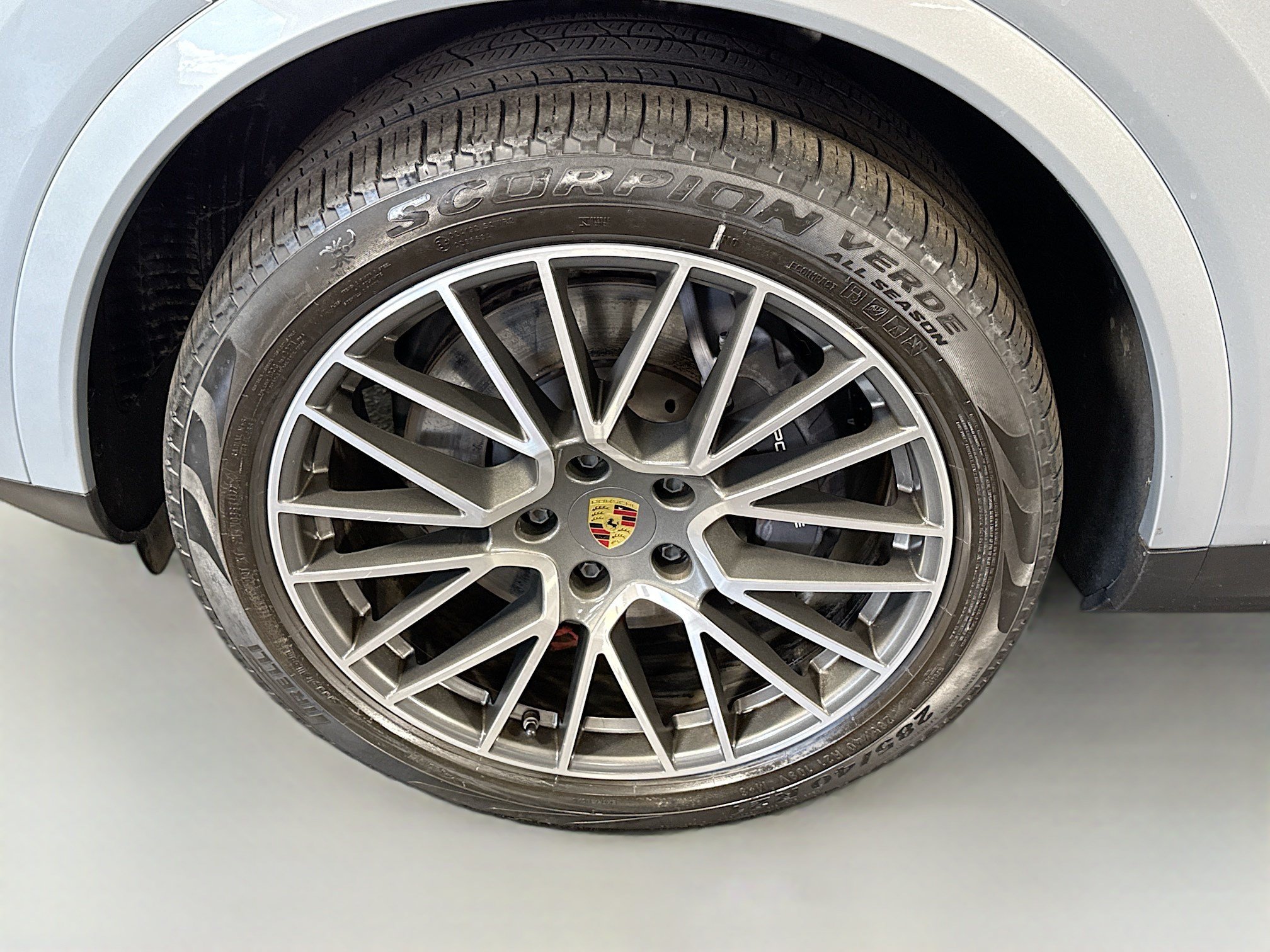 Used 2023 Porsche Cayenne Platinum Edition AWD/4WD image 37