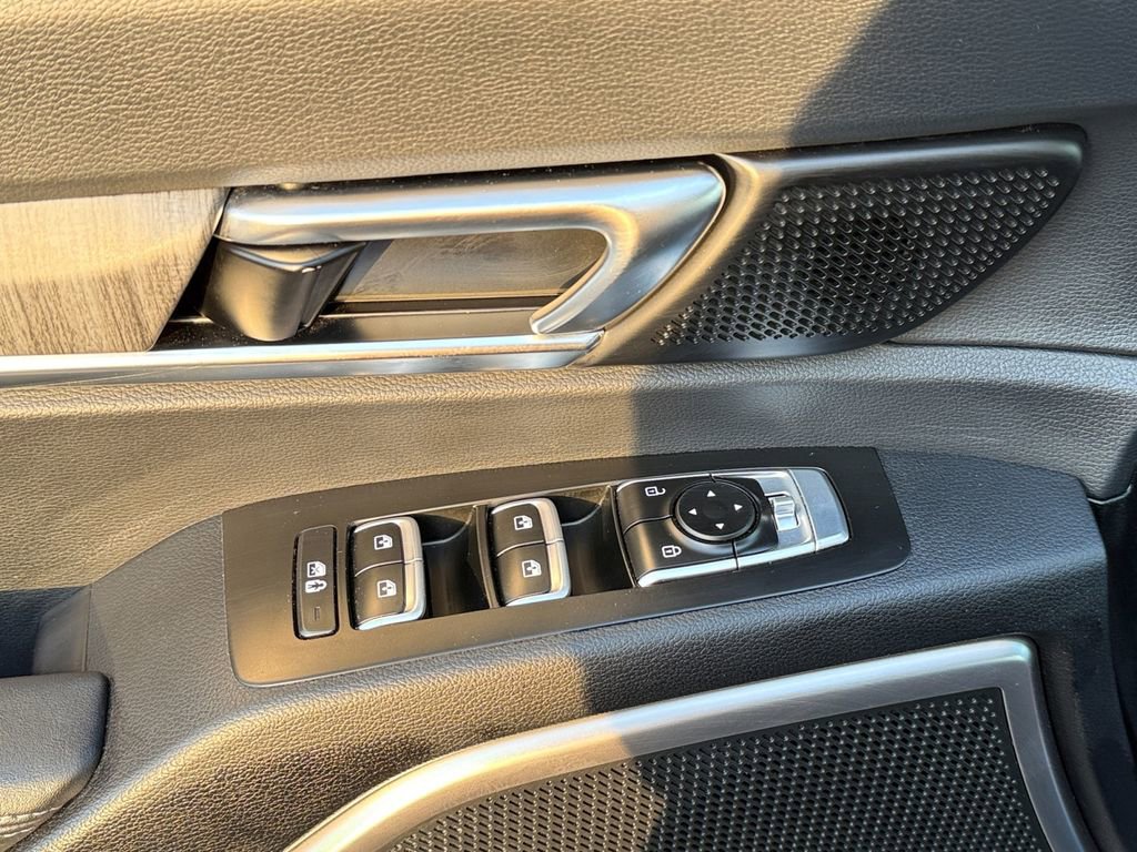 Certified 2024 Kia Telluride EX image 9