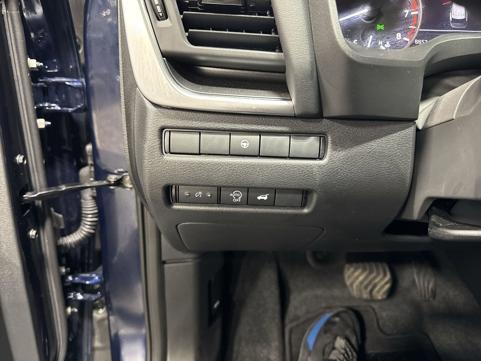 Certified 2026 Nissan Rogue SV image 22
