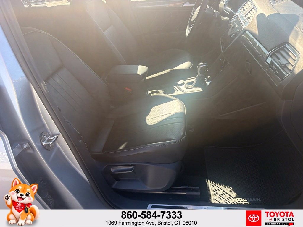 Used 2023 Volkswagen Tiguan SE R-Line AWD/4WD image 40