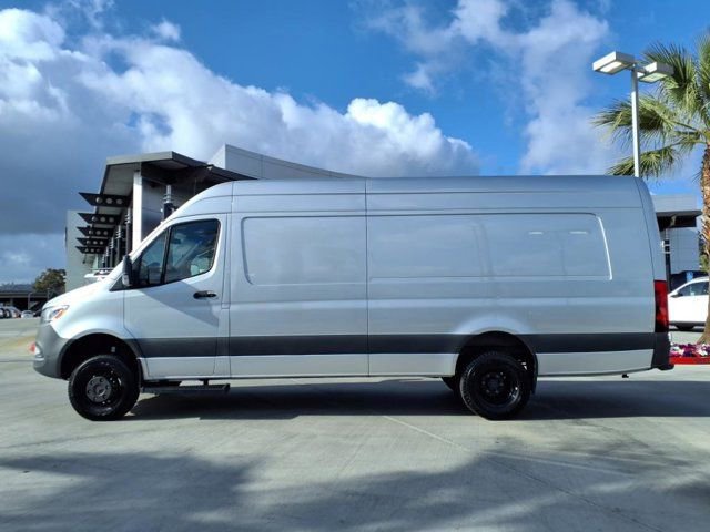 Used 2024 Mercedes-Benz Sprinter 3500 image 22