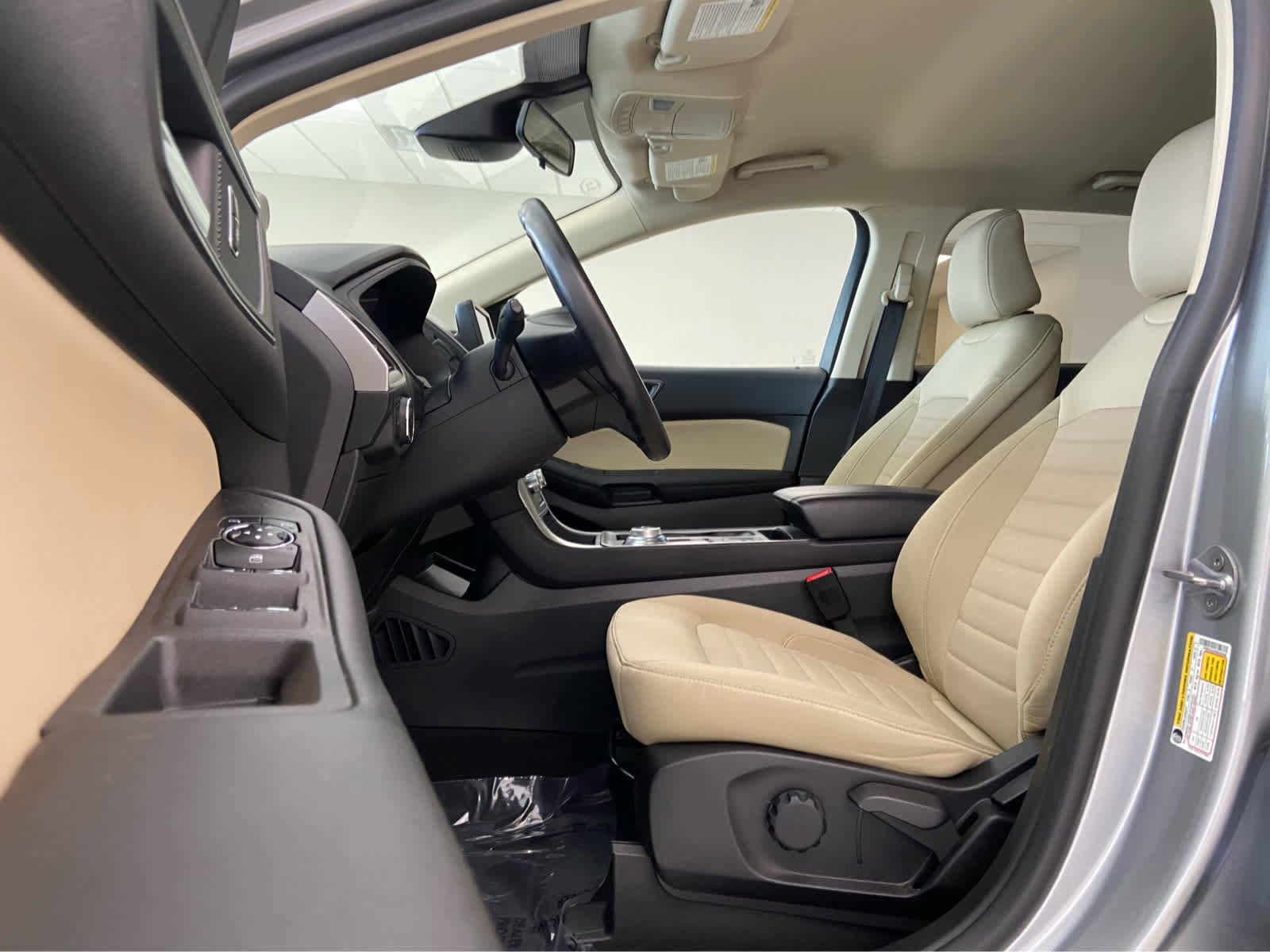 Used 2024 Ford Edge SE image 12